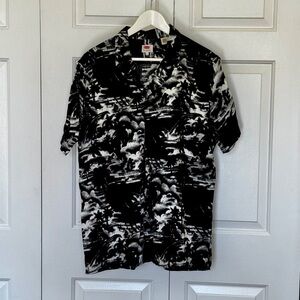 Levi’s Black and White Hawaiian Print Shirt